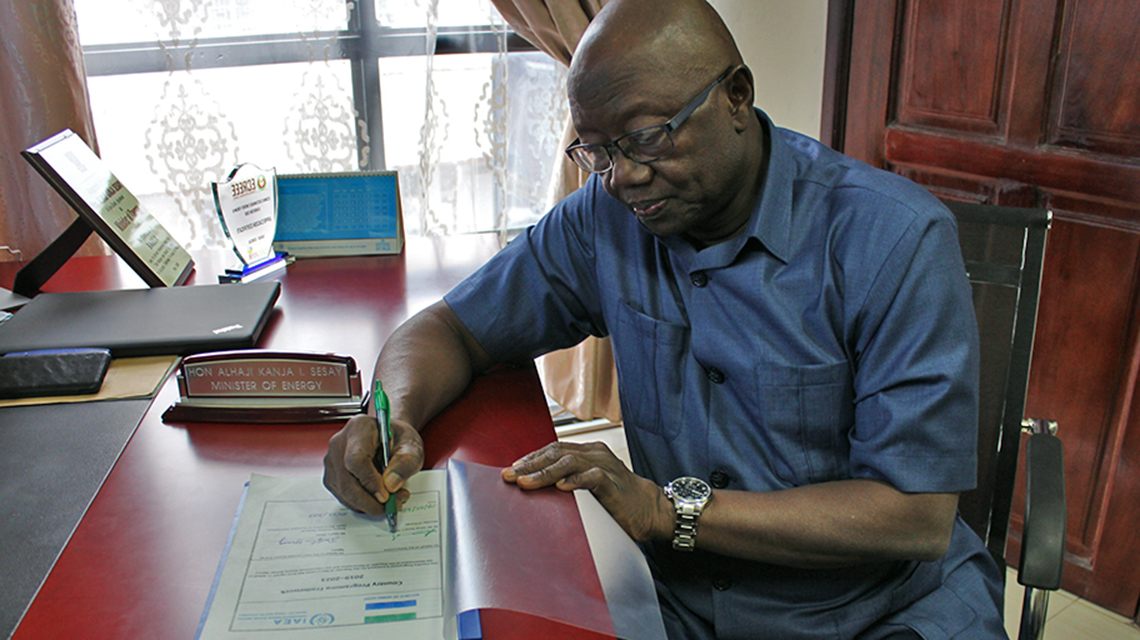 sierraleone-signing.jpg