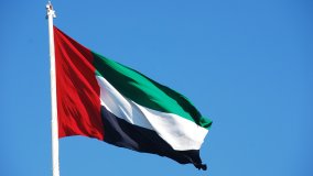 El OIEA observa un aumento de la seguridad operacional en la primera central nuclear de los Emiratos árabes Unidos y anima a que prosigan las mejoras (en inglés)