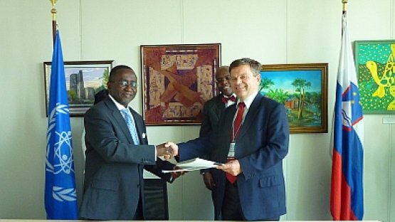 The Republic of Slovenia signs the Third Country Programme Framework (CPF) for 2011-2015