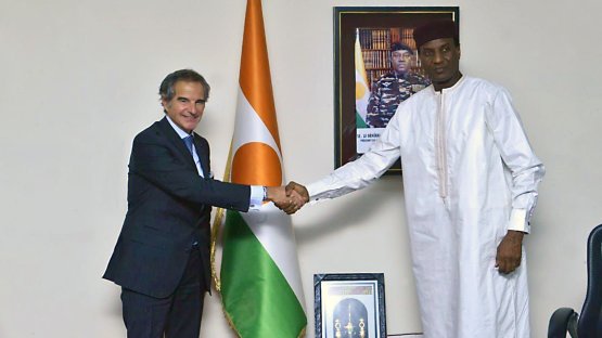 Le Directeur général de l’AIEA, Rafael Mariano Grossi, rencontre le Premier Ministre Ali Lamine Zeine à Niamey.